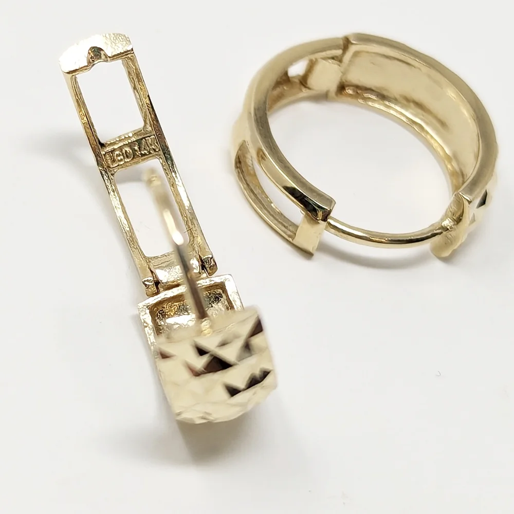 New 14k yellow gold 5mm huggie earrings pierced dainty round circle hoop - Picture 8 of 8